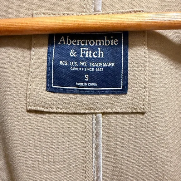 Abercrombie & Fitch Classic Beige Trench Coat - Picture 4 of 7